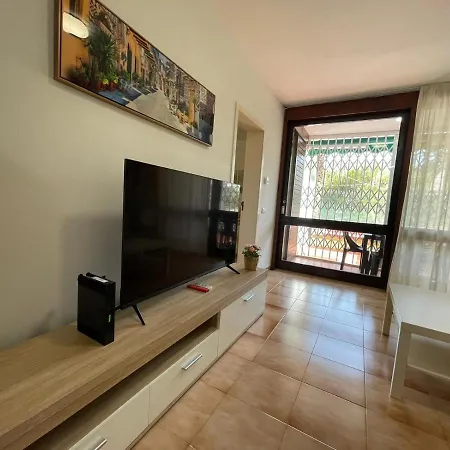 Zuzicka Primavera طوستا ديل سيلونثيو